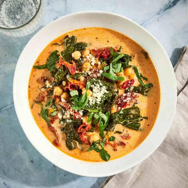 عکس غذا: سوپ نخود Marry Me با کِیِل