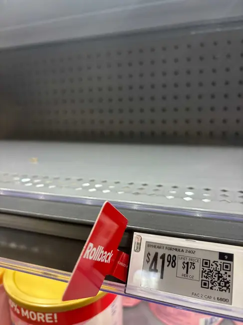 شیر خشک نوزاد ByHeart از قفسه‌های فروشگاه Walmart در تمیکولا، کالیفرنیا حذف شد.