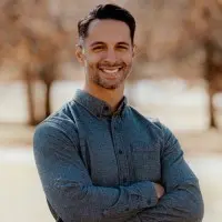 دکتر داستین دِبروی، متخصص کاردیوپراکتیک