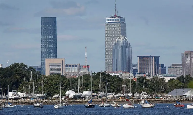 منظره آسمان بوستون از پارک اسکوآنتم پوینت در کوئینسی