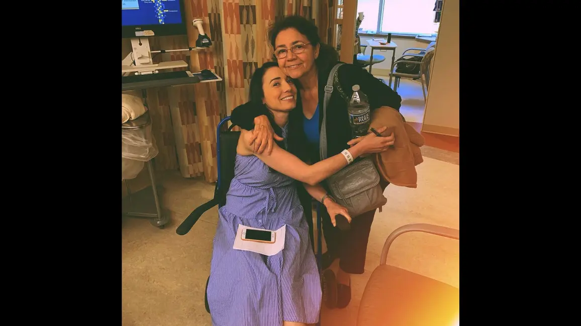 دیانا زیپدا و مادرش.