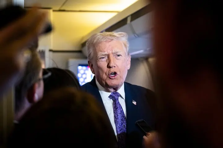 سخنگوی دولت ترامپ تصمیم را در بیانیه‌ای توجیه کرد و گفت: «روز آگاهی استراتژی نیست»